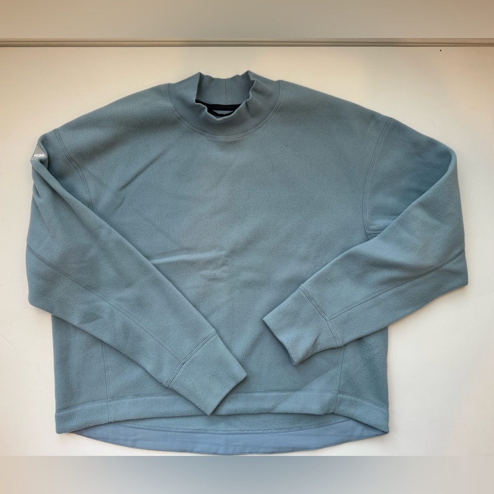 New condition women’s Hoka One One Light Blue fleece mock neck fleece crew